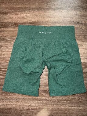 NVGTN Women's Forest Green Seamless Bike Shorts